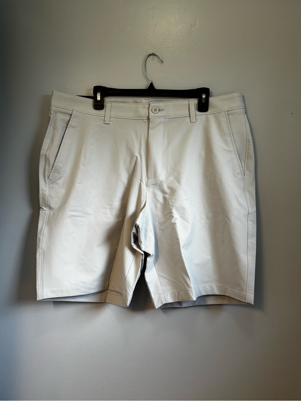 Under Armour Men's Tech Halo Gray Golf Shorts Sz 40. NWT